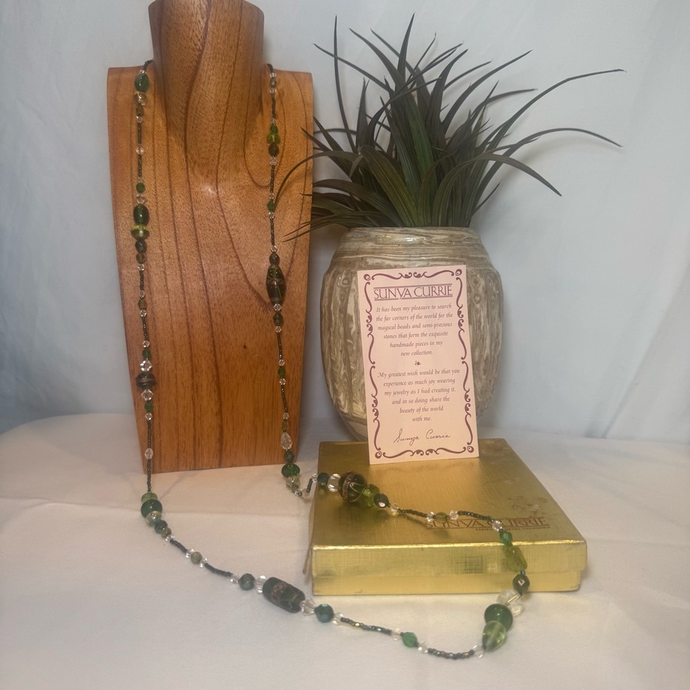 VTG Elegant Green Glass Beaded Victorian Style Necklace Cottagecore Fairy Vibes